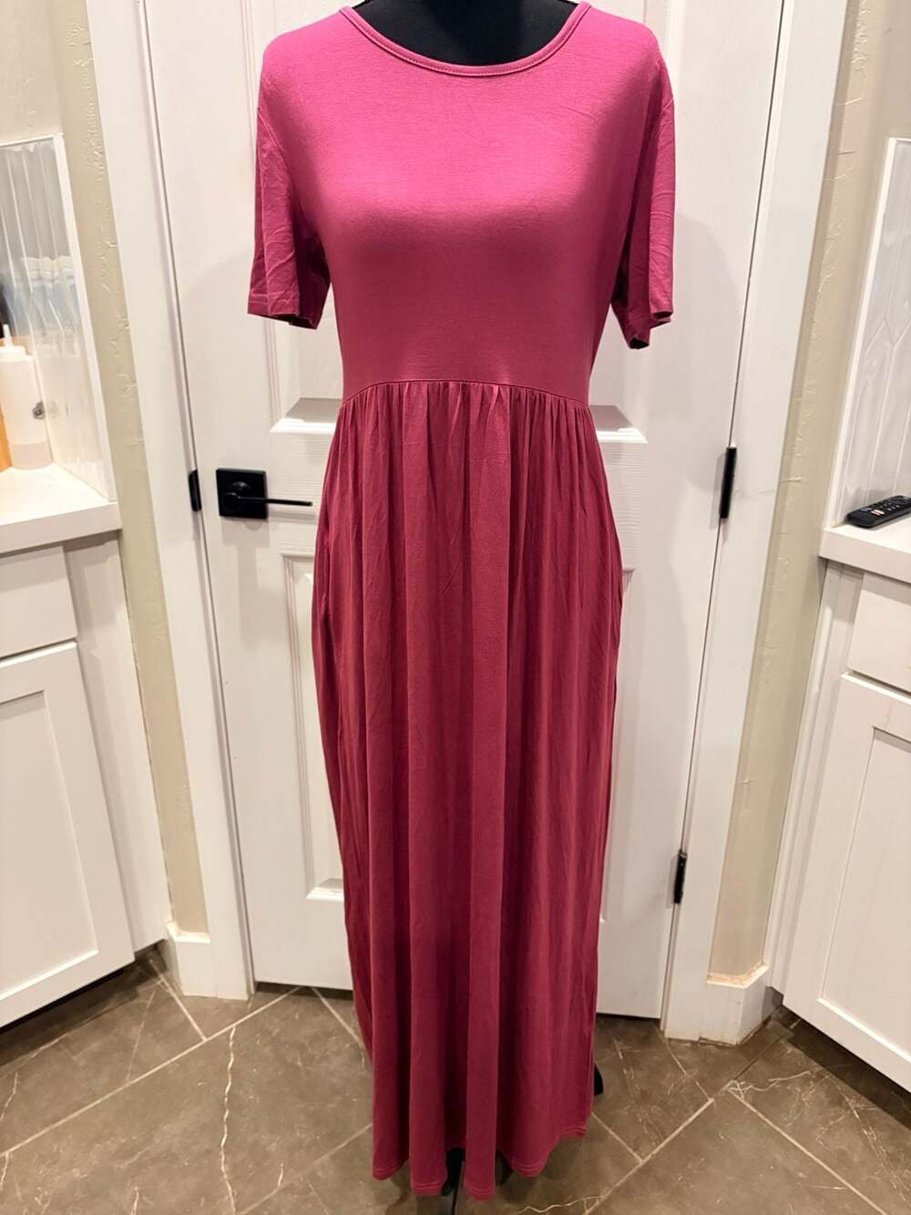 Linkily Burgundy Short Sleeve Maxi Dress Medium New (52)